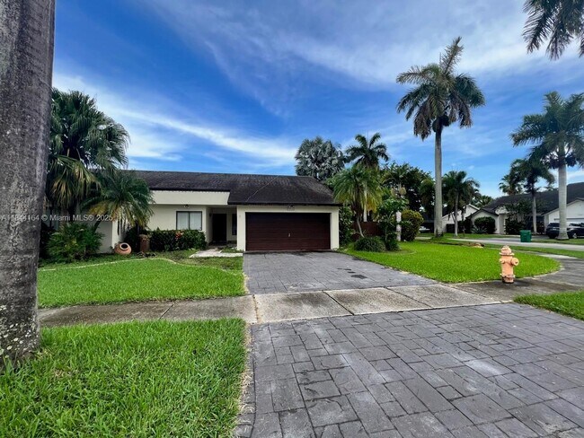 10511 SW 145th Ct in Miami, FL - Building Photo - Building Photo