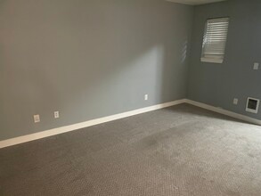 5804 186th Ave E, Unit C in Lake Tapps, WA - Building Photo - Building Photo