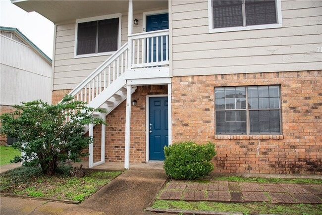 property at 700 Navarro Dr