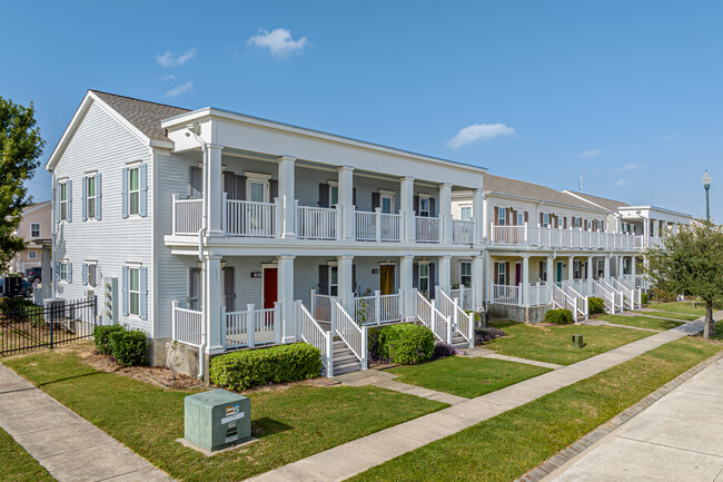 Marrero Commons Apartments in New Orleans, LA - Building Photo - Building Photo