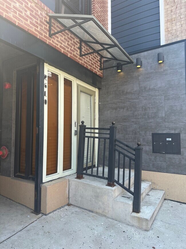 2610 Georgia Ave NW, Unit 1 in Washington, DC - Foto de edificio - Building Photo