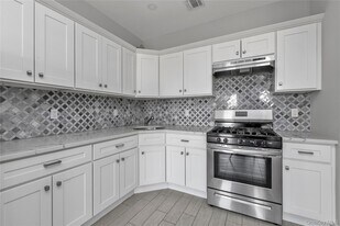 17 N Park Ave in Rockville Centre, NY - Building Photo