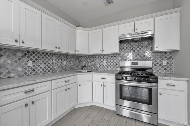 property at 17 N Park Ave