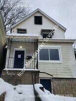 407 Alexander St in Mckees Rocks, PA - Building Photo