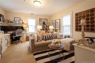 26 Ledge Ave in New Canaan, CT - Building Photo - Building Photo