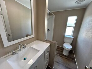 1370 Suzanne Cir in Holt, FL - Building Photo - Building Photo