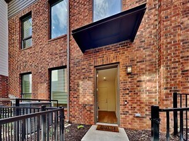 129 E Oscar Dr in Dallas, TX - Building Photo