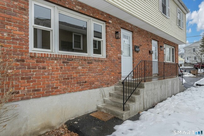 85 Burwood Ave in Stamford, CT - Building Photo - Building Photo