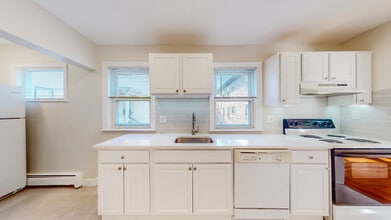 7 Smith St, Unit #2 in Medford, MA - Building Photo - Building Photo