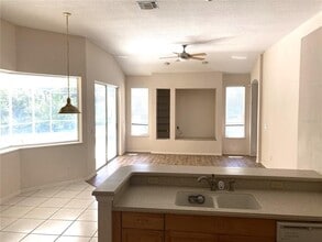 8837 Oak Landings Ct in Orlando, FL - Building Photo - Building Photo