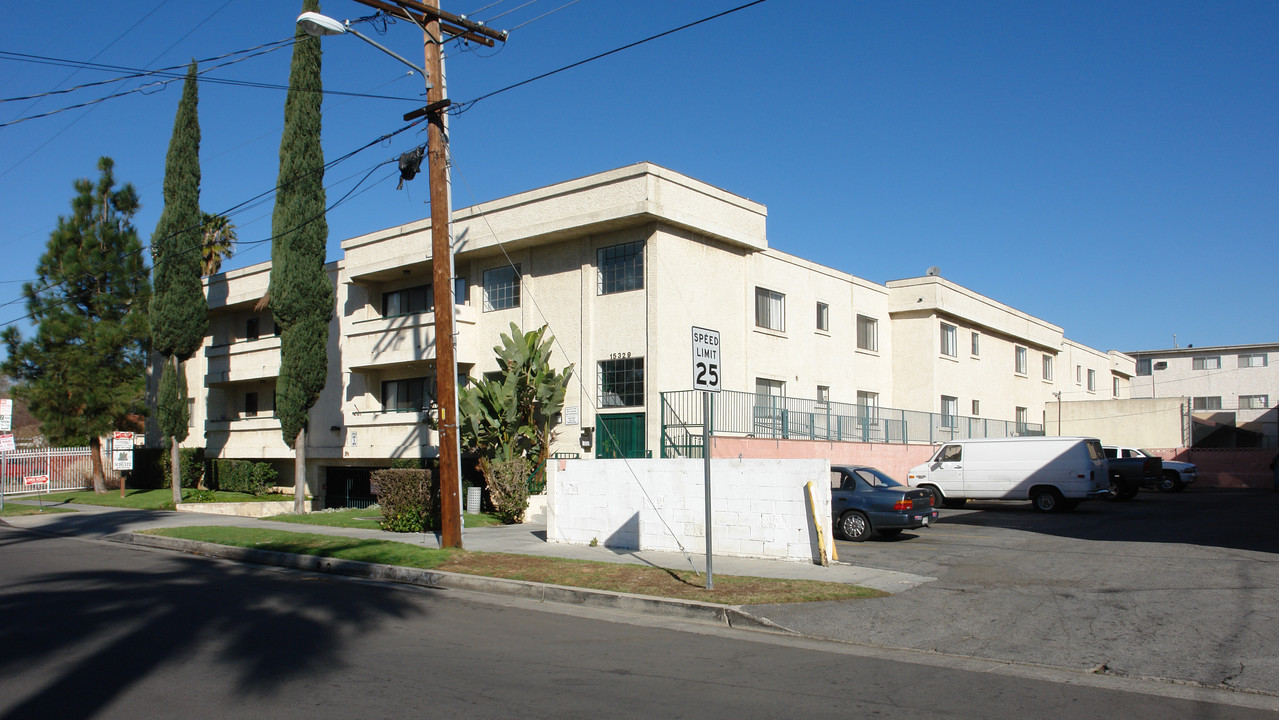 Vose Manor in Van Nuys, CA - Foto de edificio