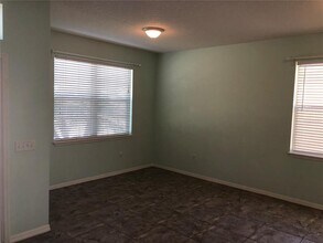 856 Krenson Woods Ln in Lakeland, FL - Building Photo - Building Photo