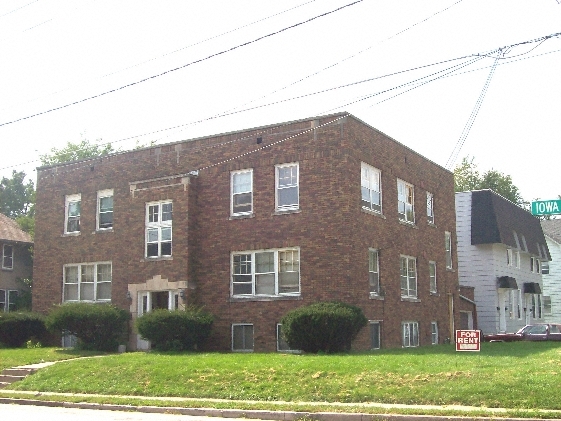 1430 Iowa St in Davenport, IA - Building Photo