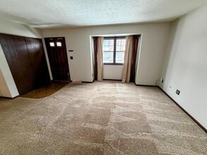 6022 Applecrest Ct in Youngstown, OH - Building Photo - Building Photo