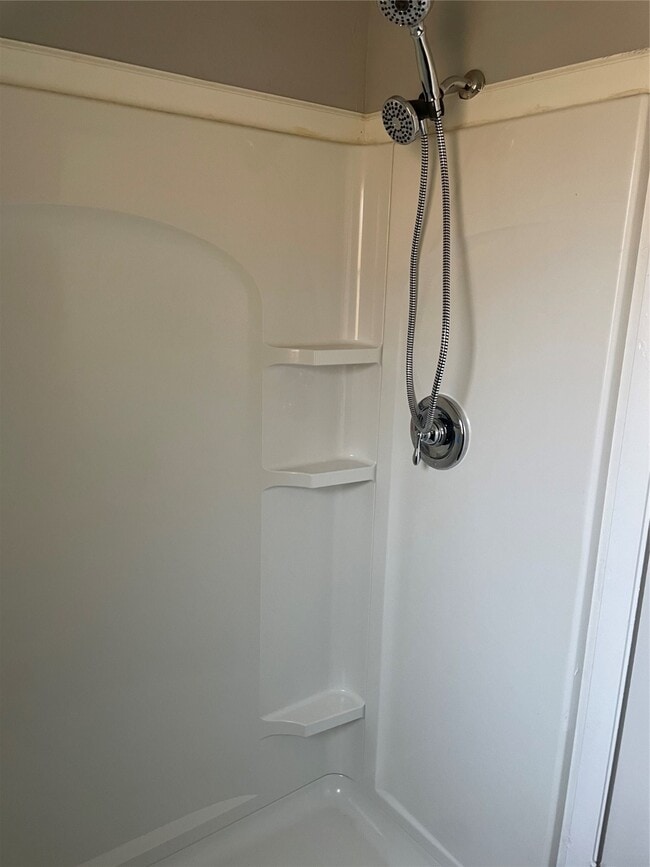 property at 614 Meadowglen Dr