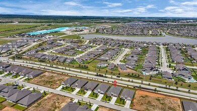 2922 Mariner Island Dr in Santa Fe, TX - Building Photo - Building Photo