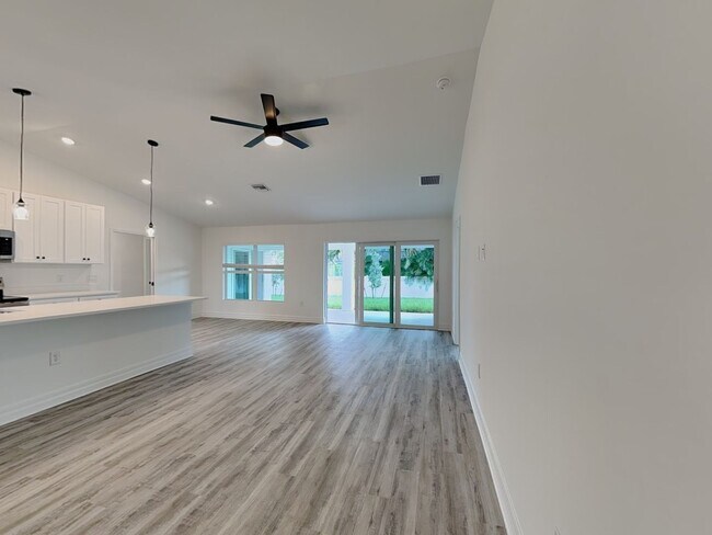 4105 NE 16th Ave in Cape Coral, FL - Building Photo - Building Photo