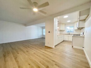 241 Chester Way-Unit -241 Chester Way 02 in Oxnard, CA - Building Photo - Building Photo