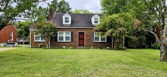 709 E College St in Pulaski, TN - Building Photo