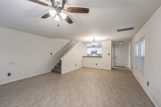 1726 Redwing Pines Dr in Houston, TX - Building Photo - Building Photo