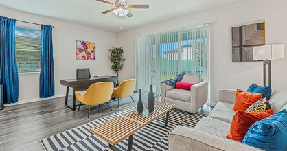 Reunion Crossing Townhomes in Kissimmee, FL - Foto de edificio - Building Photo