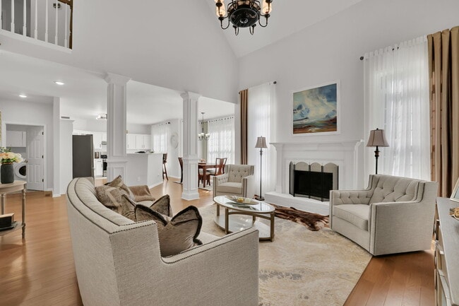 520 Ruby Forest Pky in Suwanee, GA - Foto de edificio - Building Photo