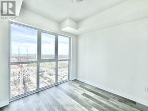 15 Watergarden Dr in Mississauga, ON - Building Photo - Building Photo