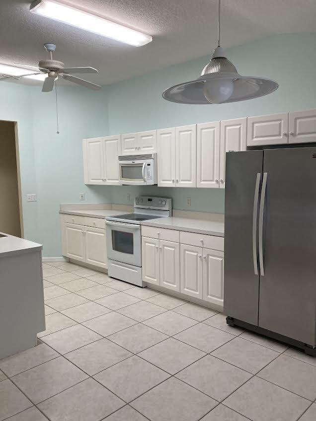 1117 Compass Row in St. Augustine, FL - Foto de edificio - Building Photo