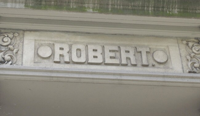 Robert in Bronx, NY - Foto de edificio - Building Photo