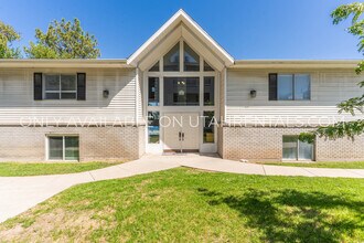 2400 E 6895 S in Cottonwood Heights, UT - Building Photo - Building Photo