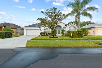 116 San Remo Dr in Edgewater, FL - Foto de edificio - Building Photo