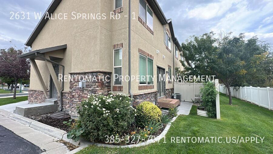 2631 Alice Springs Rd in Riverton, UT - Building Photo