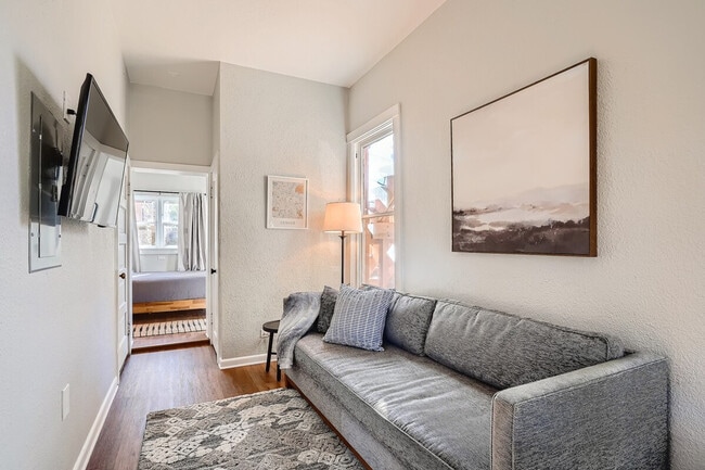 601 S Pennsylvania St