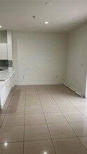 6940 NW 179th St in Hialeah, FL - Building Photo - Building Photo