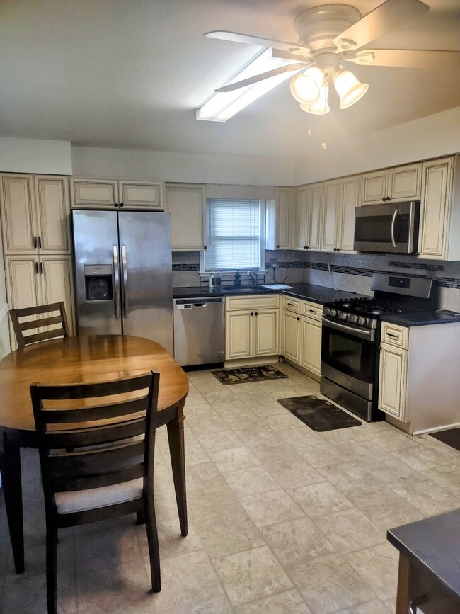 11 Jefferson St, Unit 1