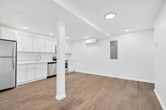 5333 42nd St NW, Unit 2 in Washington, DC - Building Photo - Building Photo