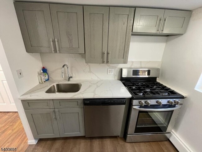 22 Spring Ln in Washington Township, NJ - Building Photo - Building Photo