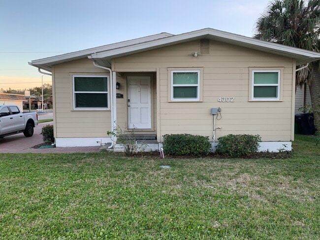 4302 W North a St in Tampa, FL - Building Photo - Building Photo