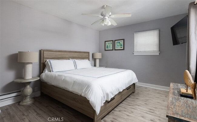1113 W Balboa Blvd in Newport Beach, CA - Building Photo - Building Photo