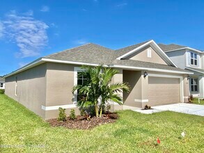 1210 Dania Cir in Palm Bay, FL - Building Photo - Building Photo