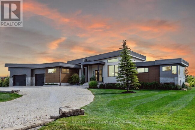 property at 7 Meadowlark Way