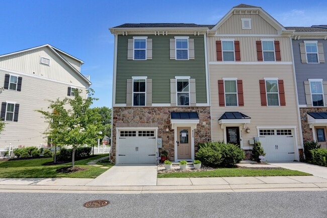 property at 8224 Secluded Cove Ln