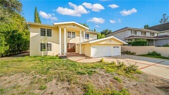 6772 Randiwood Ln in Canoga Park, CA - Building Photo