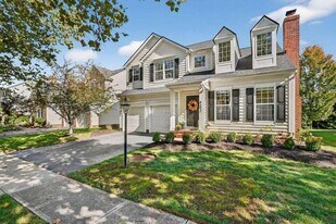 5692 Sugarwood Dr in New Albany, OH - Building Photo