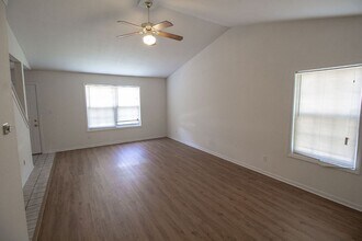 5200-5202-5202 Tessa Way in Columbia, MO - Building Photo - Building Photo