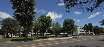 Candlewood Park in Lakewood, CA - Building Photo