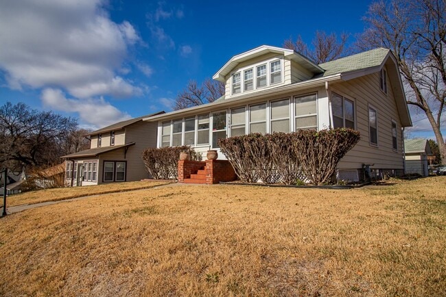 property at 5404 Pacific St