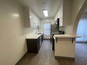 3419-31 Keystone Ave, Unit 31 02 in Los Angeles, CA - Building Photo - Building Photo