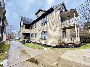 2621 Idlewood Rd in Cleveland Heights, OH - Building Photo - Building Photo