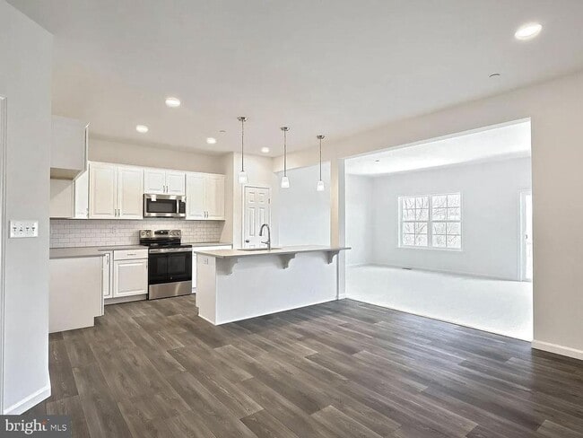 property at 7884 Briarwood Dr